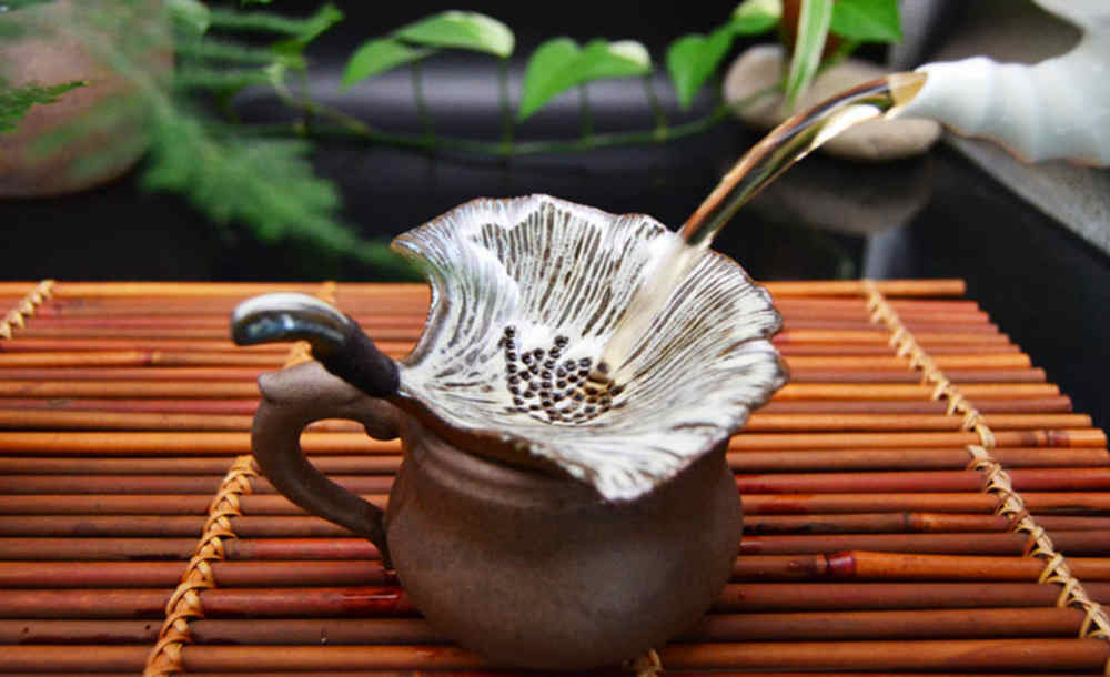 大宋定窯設(shè)計的銀杏葉茶漏，堪稱茶漏界的顏值擔(dān)當(dāng).jpg